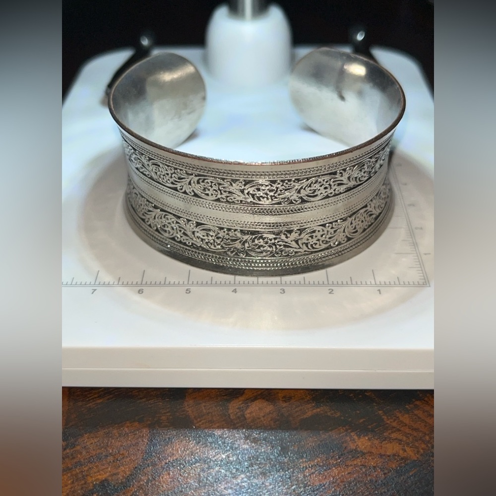 Vintage Chinese Sterling Silver Cuff Bracelet Hand-Engraved Piece